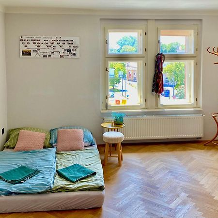 Ferienwohnung Knk Vibrant Central Spacious Hideaway Hradec Králové Exterior foto