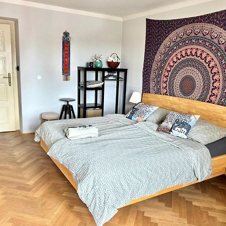 Ferienwohnung Knk Vibrant Central Spacious Hideaway Hradec Králové Exterior foto