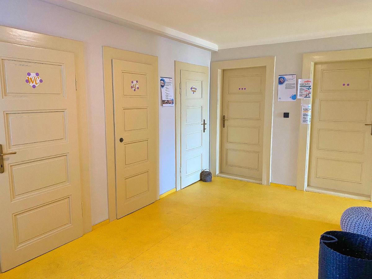 Ferienwohnung Knk Vibrant Central Spacious Hideaway Hradec Králové Exterior foto